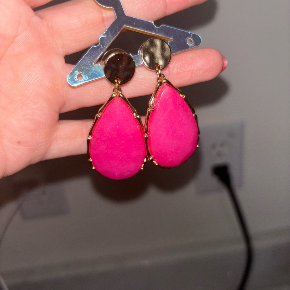 Elegant Pink and Gold Teardrop Earrings